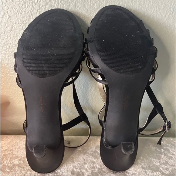 Anne Klein black satin dress shoes, open toe with pearlescent sequence. Size 6 - Picture 8 of 8